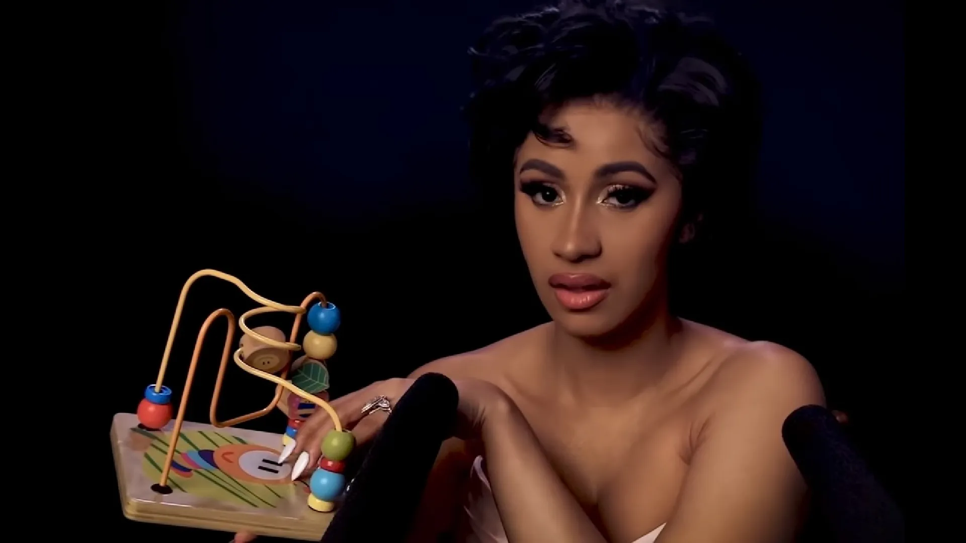 Woman files police report after microphone thrown at her during Cardi B concert=